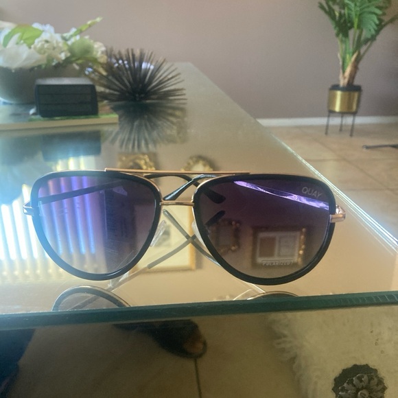 Quay Sunglasses - Picture 2 of 6